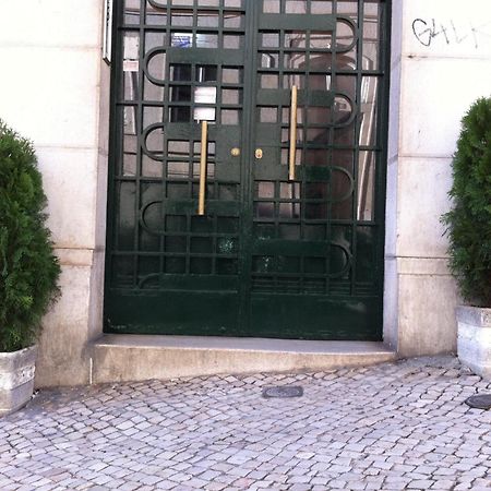 Hotel Residencial Valentina Lizbona Zewnętrze zdjęcie Entrance to the Embassy of the Republic of Korea in Lisbon